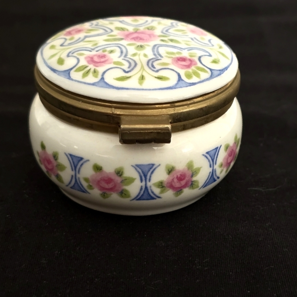 Ayshford China Staffordshire England Trinket Box Hinged Lid Roses